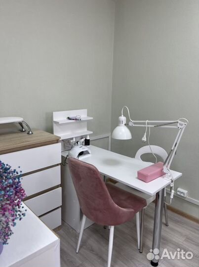 Рабочее место мастера маникюра