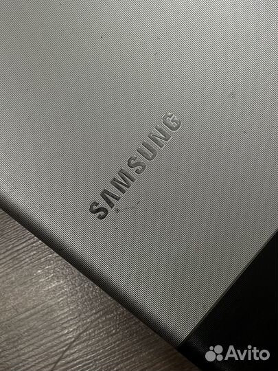 Большой ноутбук Samsung i3 с гарантием