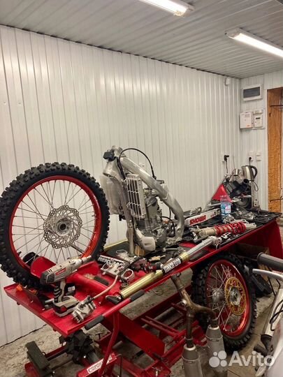 Кроссовый мотоликл Honda CRF 250R