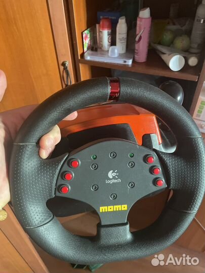 Руль logitech momo