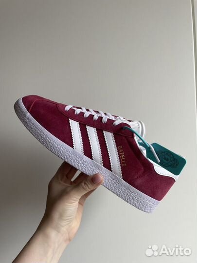 Adidas gazelle женские красные