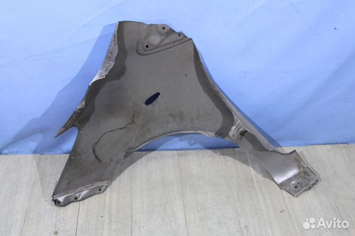 Крыло переднее правое Toyota Auris (Аурис)