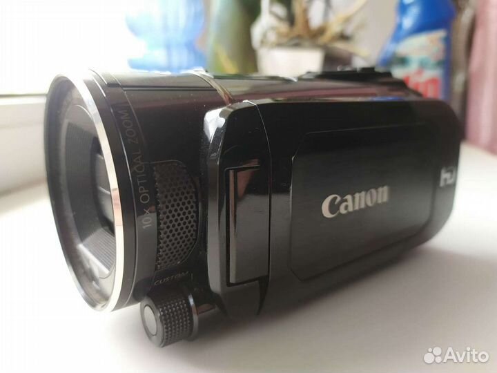 Canon HF S21