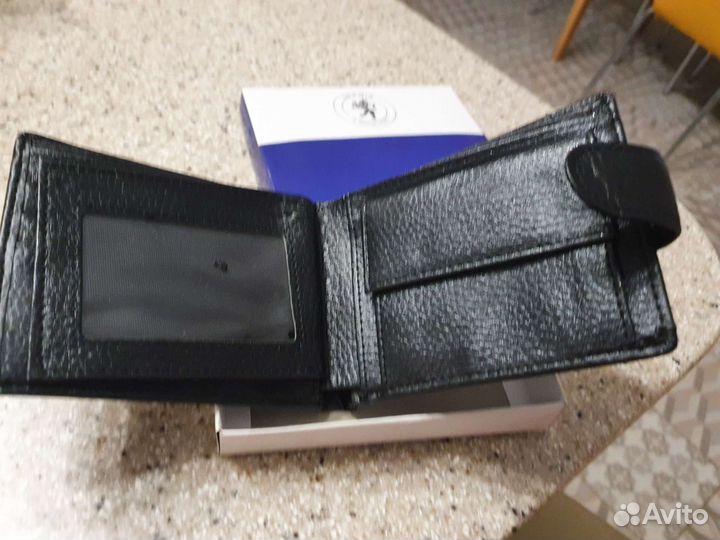 Мужское кожаное портмоне