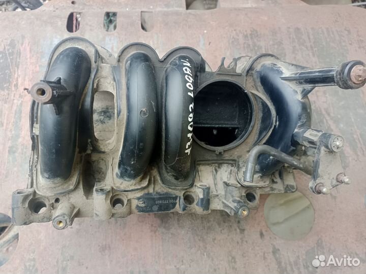 Коллектор впускной Renault Logan 1