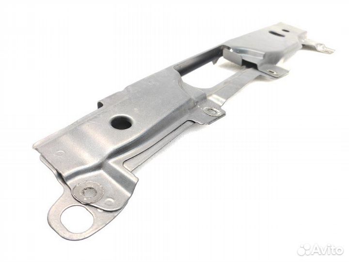 Кронштейн крыла передний левый Land Rover