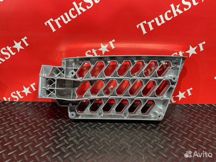 Ступенька подножки левой Volvo FH