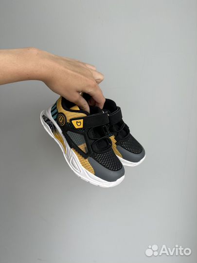 Кроссовки детские 29 размер Котофей