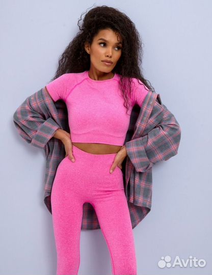 Костюм для фитнеса с коротким рукавом женский