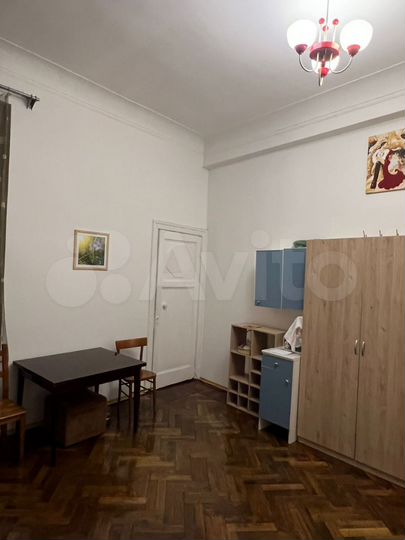 Комната 25 м² в 5-к., 2/4 эт.