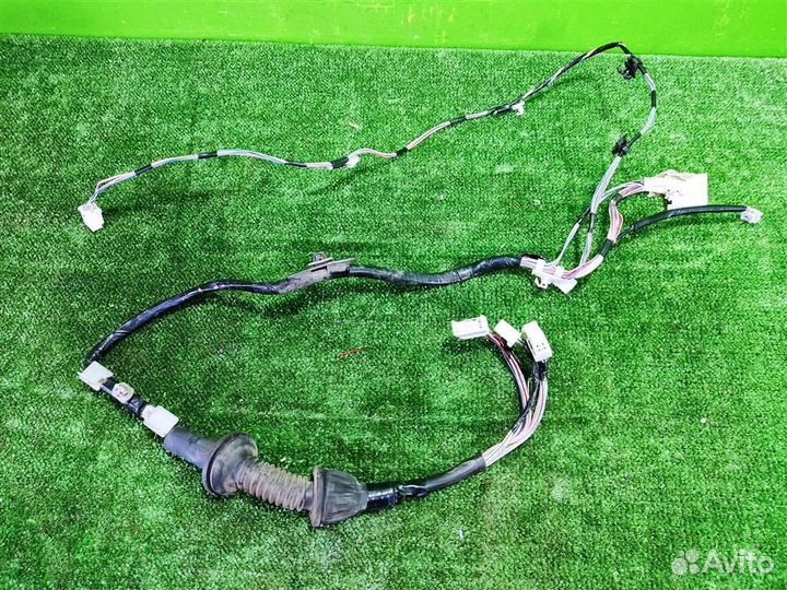 Проводка двери передней левой Toyota Yaris P90 20