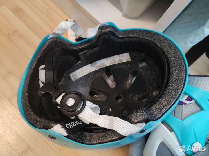 Роликовые коньки с шлемом и защитой