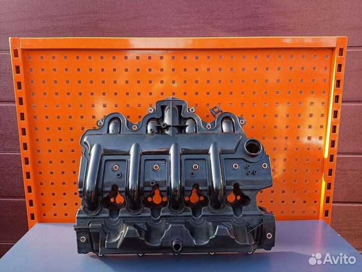 Клапанная крышка Рено