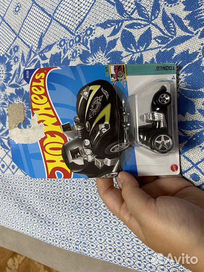 Продаю хот вилс