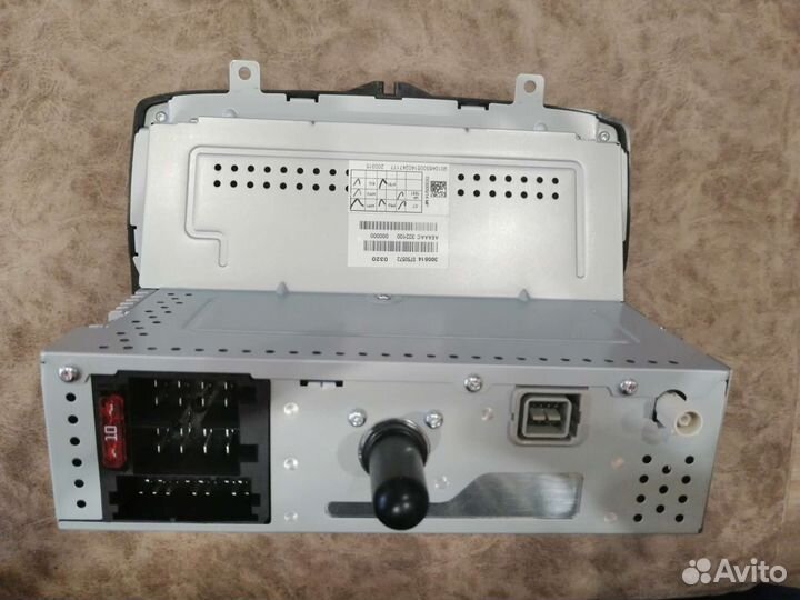 Штатная магнитола LADA vesta