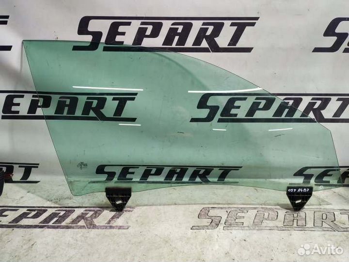 Стекло боковое переднее правое Audi A4 B7 2.0 BWE