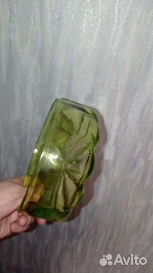Ваза конфетница салатник зеленое стекло СССР