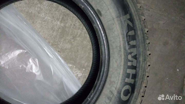 Kumho I'Zen KW22 215/70 R15
