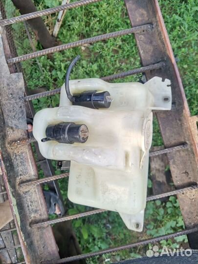 Бачок омывателя nissan terrano 2,Ford, Mistral