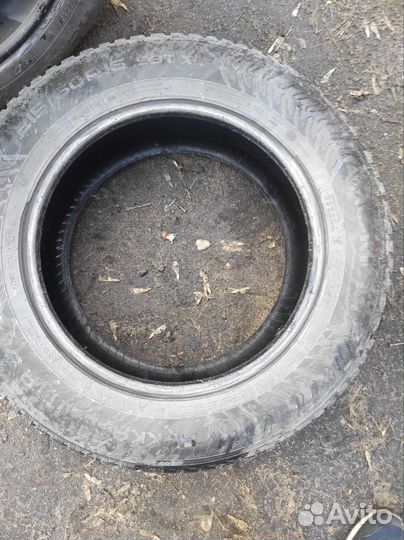 Nokian Tyres Hakkapeliitta 8 215/60 R16