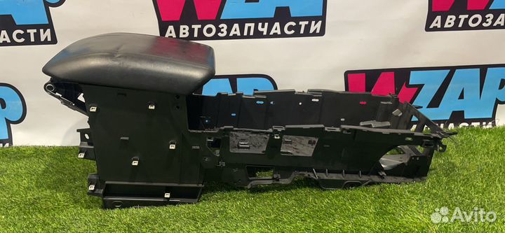 Консоль салона Ford Explorer 6 U625 2020