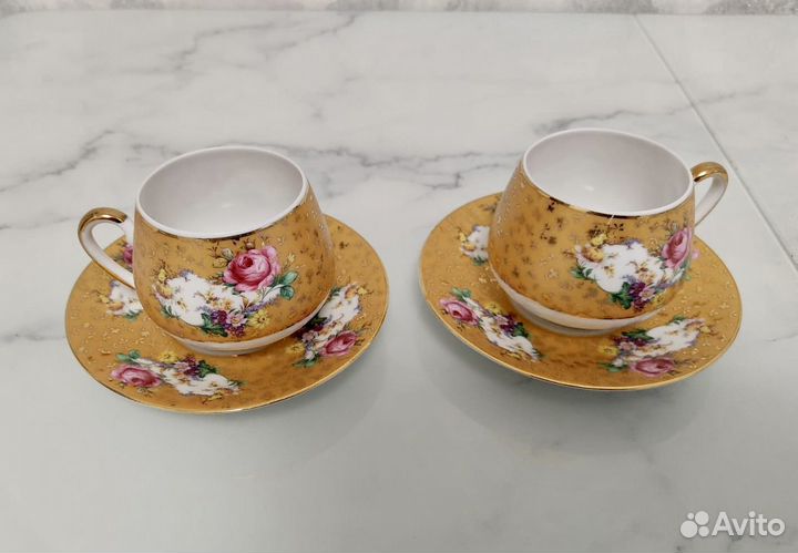 Чайные чашки с блюдцами