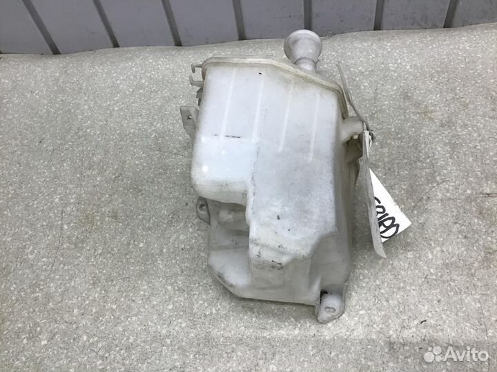 Бачок омывателя лобового стекла Nissan Bluebird (U