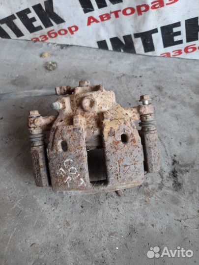 Суппорт передний правый Mitsubishi Colt 2008-2012