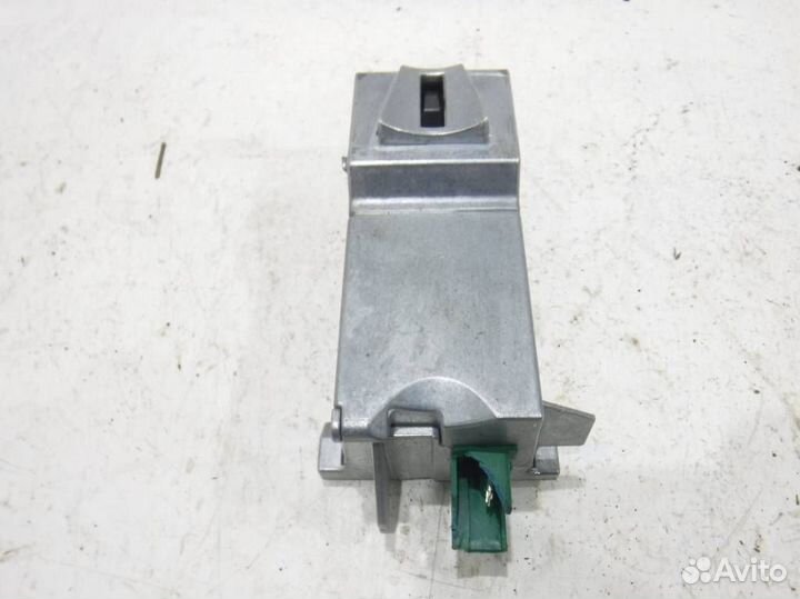 Замок рулевой колонки 1681483