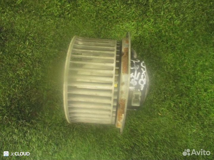 Мотор печки на nissan cedric Y31 VG20E