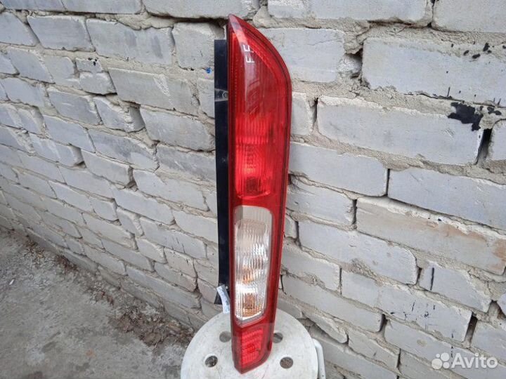 Фонарь задний левый Ford Focus 2 2004-2011
