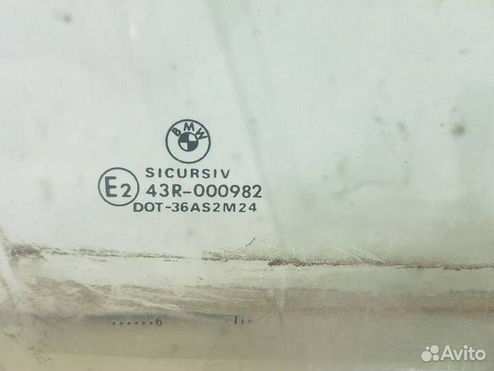 Стекло передней правой двери