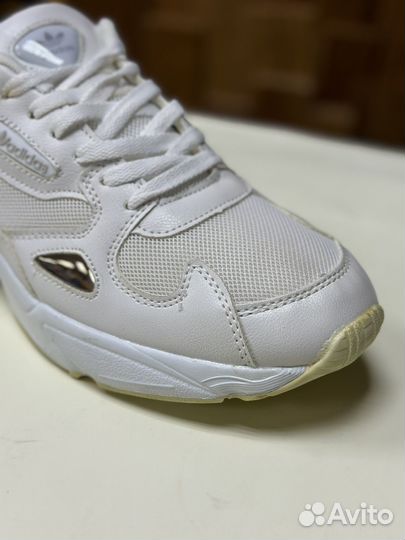 Кроссовки Adidas Falcon Triple