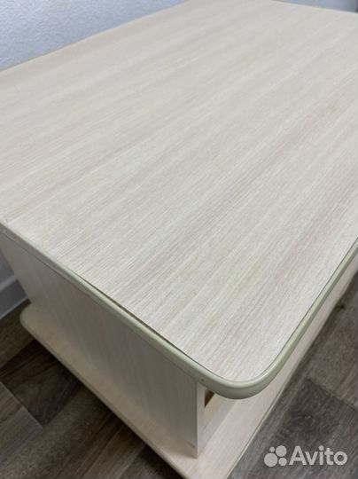 Журнальный столик на колесах бу