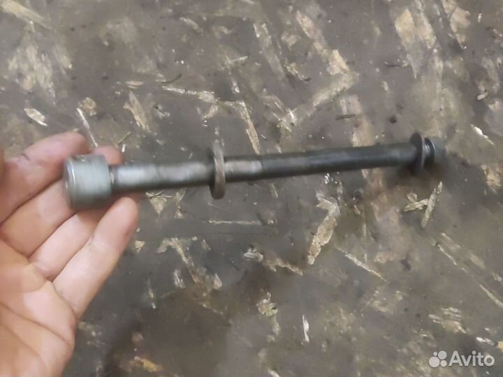 Ось колеса Восход 1/2 Ковровец