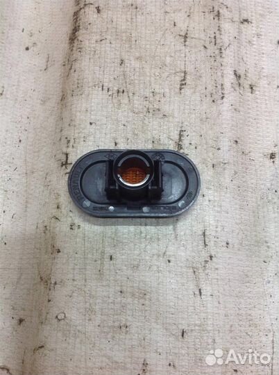 Повторитель на крыло желтый Renault Trafic 2 (200