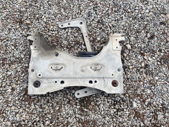 Подрамник передний Renault Megane 2 рейст F4R 2006