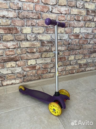 Самокат трехколесный