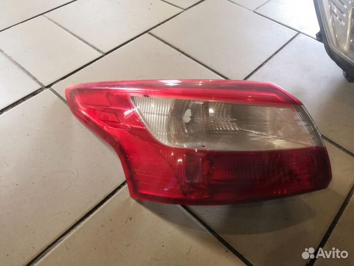Фонарь задний левый ford focus 3 дорестайл хэтчбек