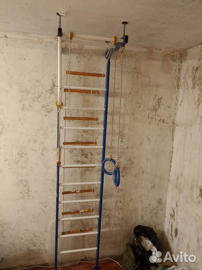 Шведская стенка с турником бу