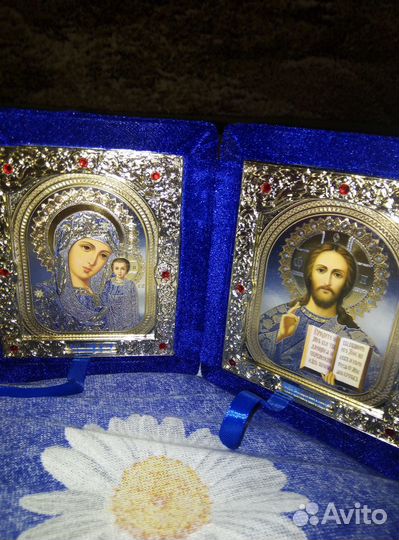 Икона двойная,в очень красивом окладе