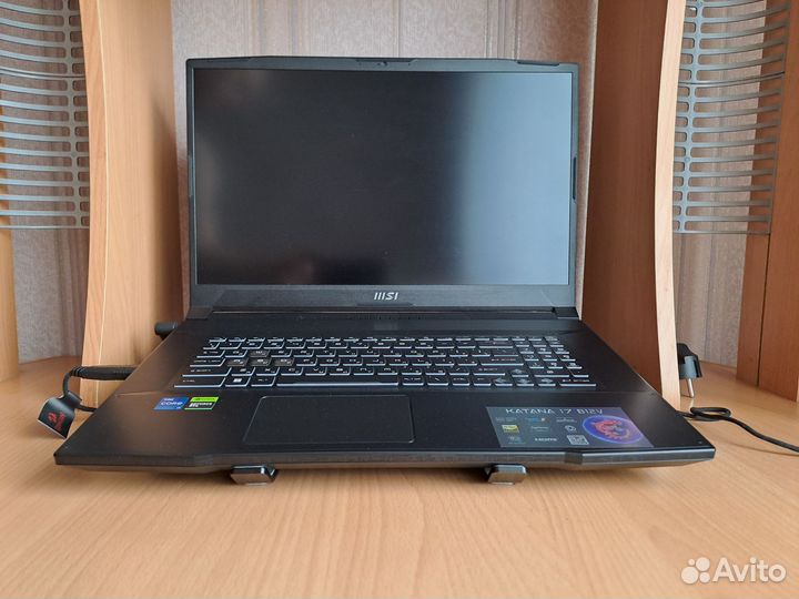 Игровой ноутбук msi katana 17 B12V