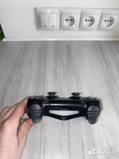 Игровая приставка ps4 pro 1tb