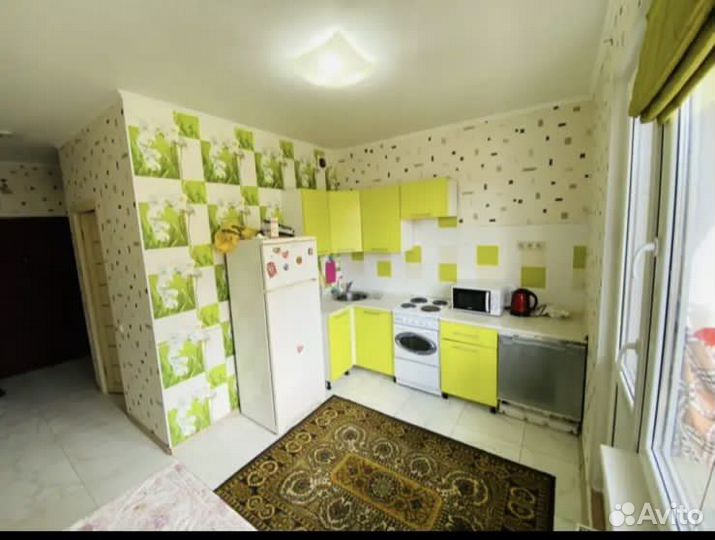 Продам кухонный гарнитур бу