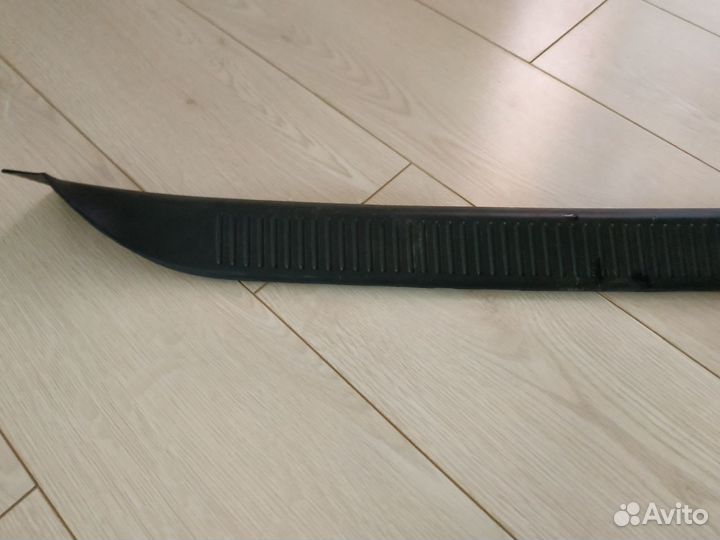 Молдинг багажника 