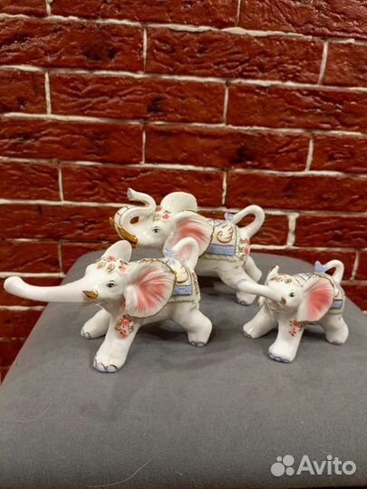 Фарфоровые статуэтки(Слон)
