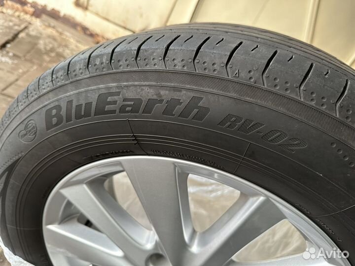 Yokohama BluEarth RV-02 225/65 R17