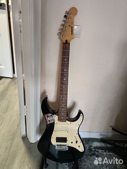 Электрогитара yamaha