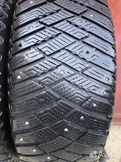 Goodyear Ultragrip Ice Arctic 205/55 R16