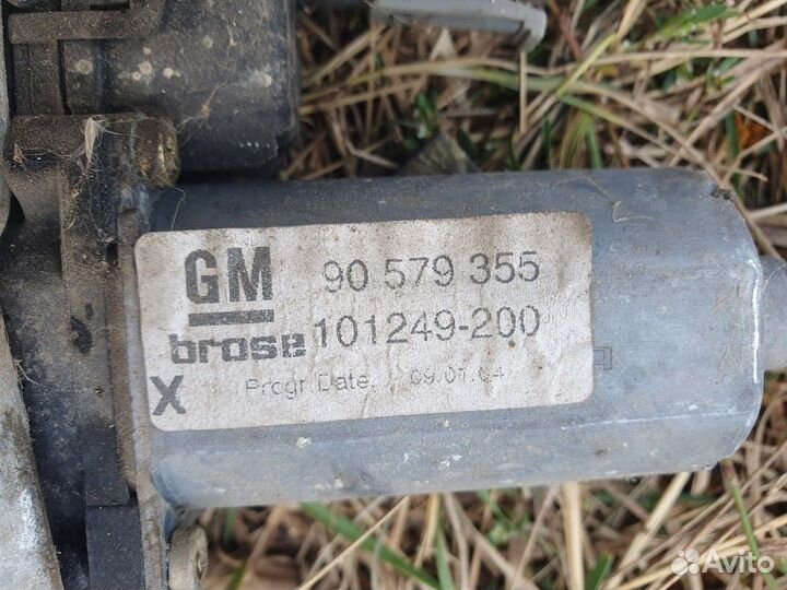 Opel Zafira A механизм стеклоподъемника